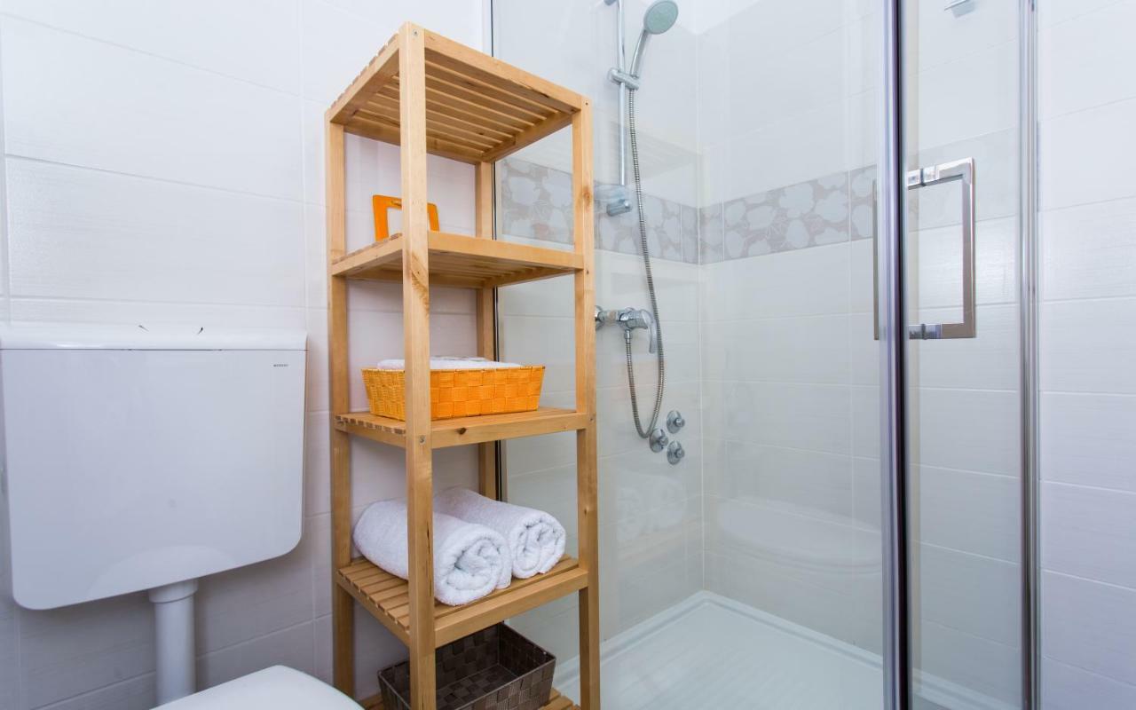 Matea I Apartment Baška